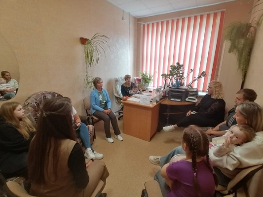 В клубе «С заботой о СВОих» рассказали о социальной помощи семьям защитников